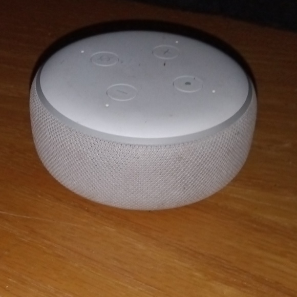 Amazon Echo Dot D9N29T White 3rd Gen Wireless Bluetooth Smart Speaker with Alexa - Picture 2 of 5